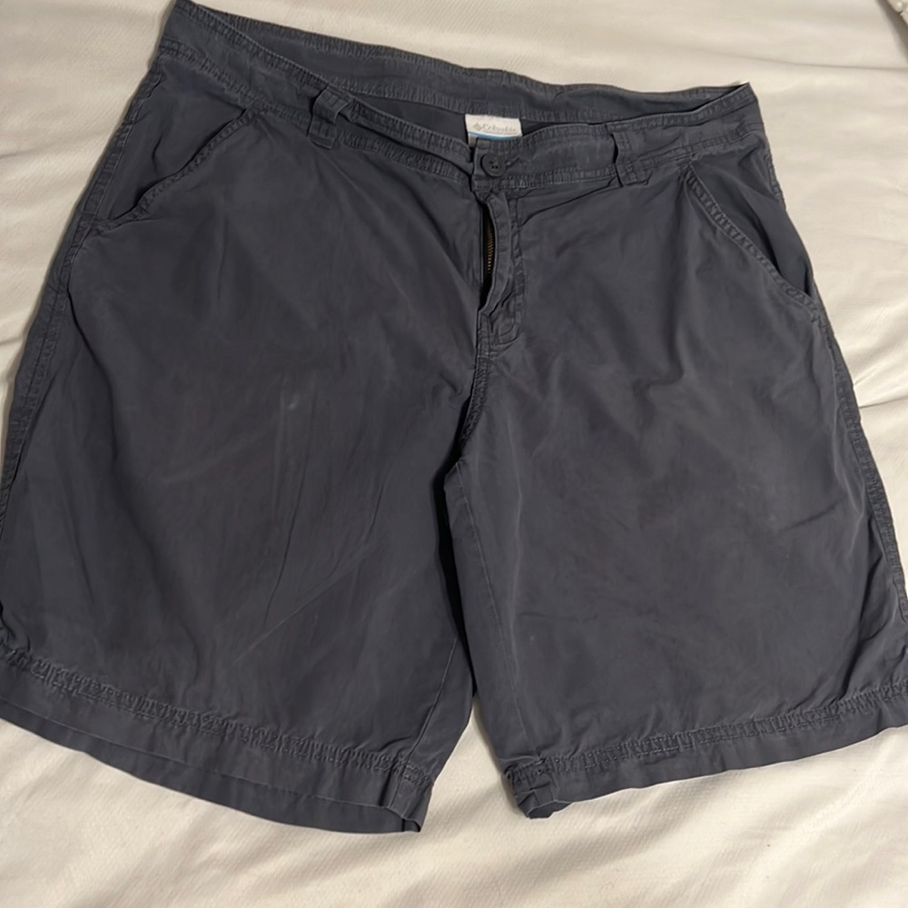 Columbia mens navy shorts